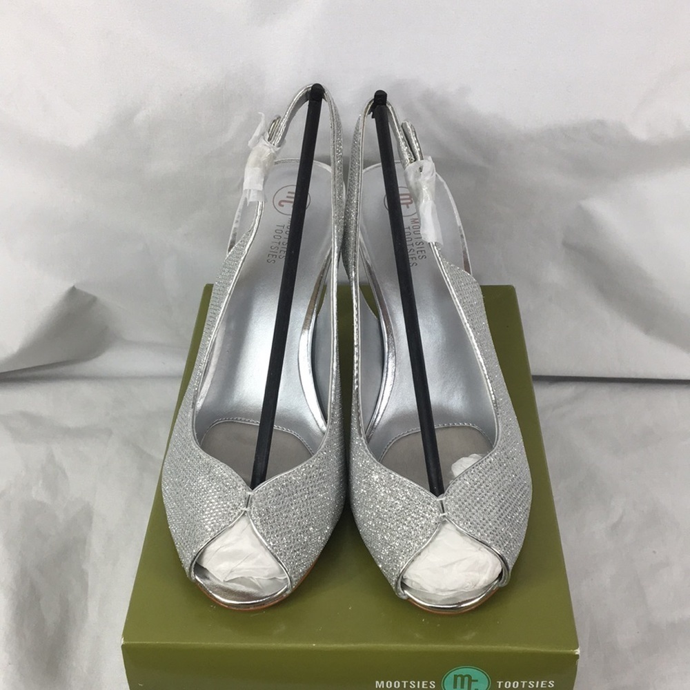 Mootsies Tootsies Allison Silver Glitter Peep Toe Heels Size 9 NEW With Box